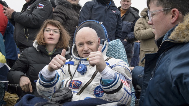 Scott Kelly lands back on Earth