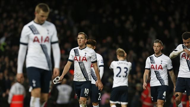 Spurs miss chance to go top in West Ham defeat