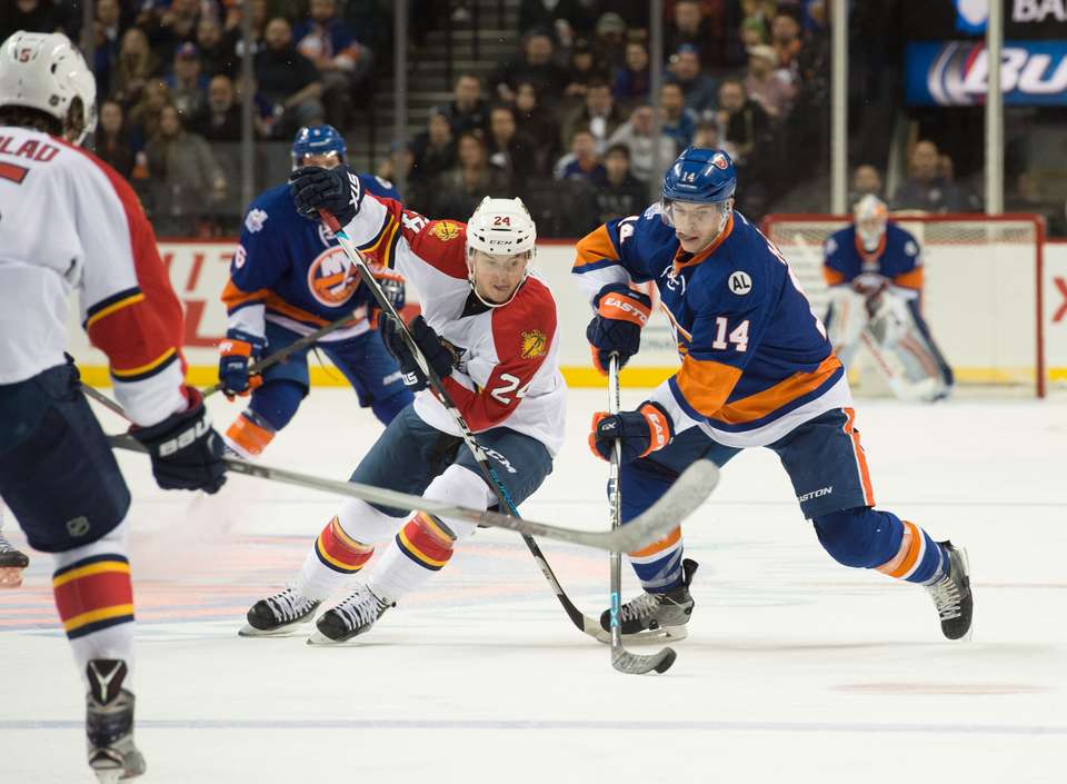 Clutterbuck caps 3-goal 3rd as Islanders beat Panthers 3-2