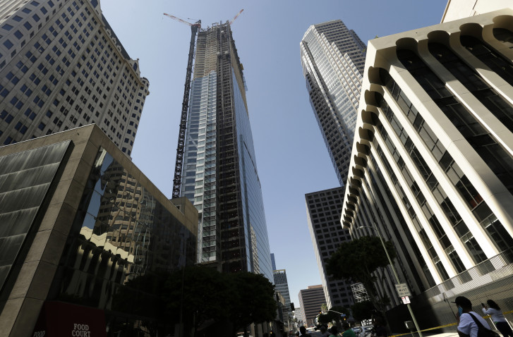 Construction worker dies in 50-story fall from downtown Los Angeles skyscraper