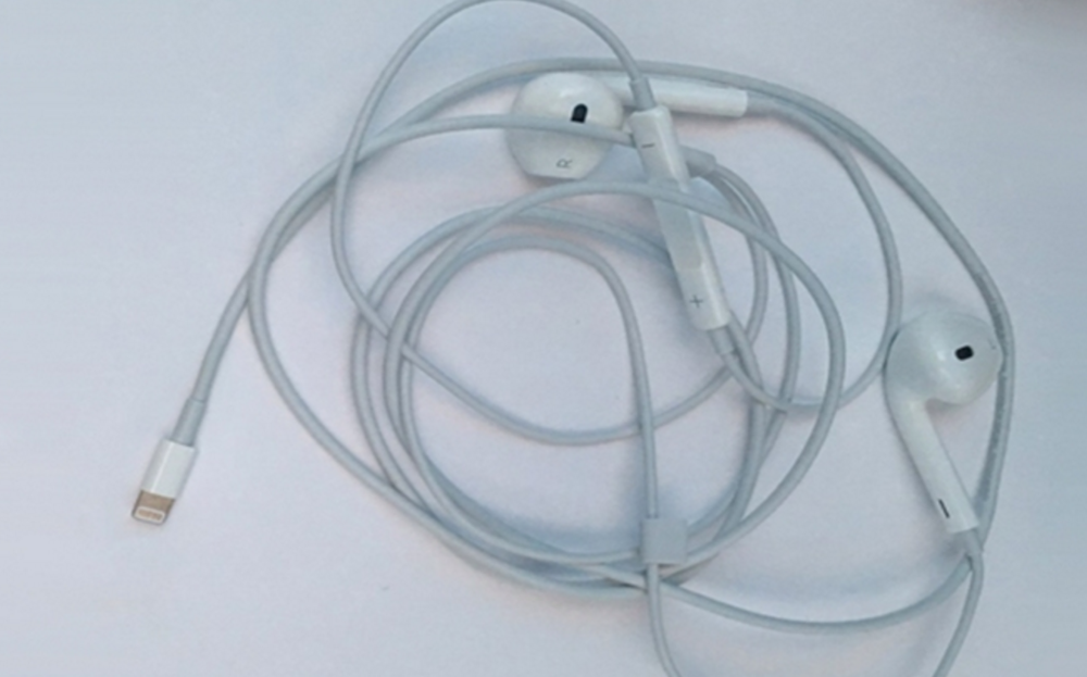 Apple IS killing off iPhone's headphone jack- and this is what we’ll have to use instead