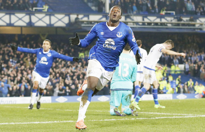 Everton’s Romelu Lukaku celebrates scoring against Chelsea in their FA Cup quarterfinal match at Goodison Park Saturday. — Reuters