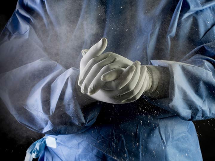 FDA moves to ban powdered surgical gloves