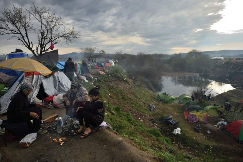 Western Balkans countries close borders to migrants