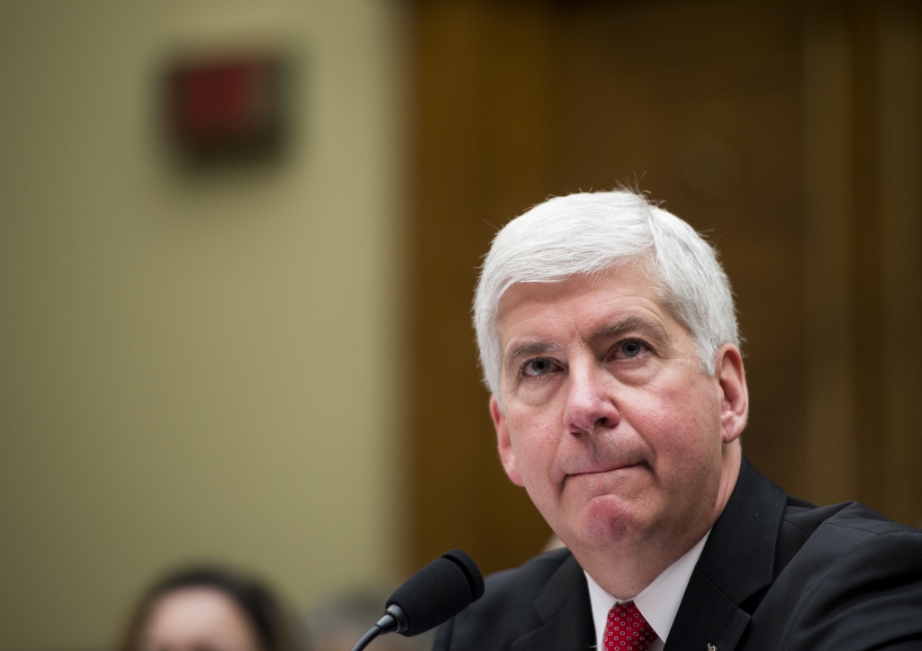 Michigan governor to blame state environmental agency for Flint water debacle