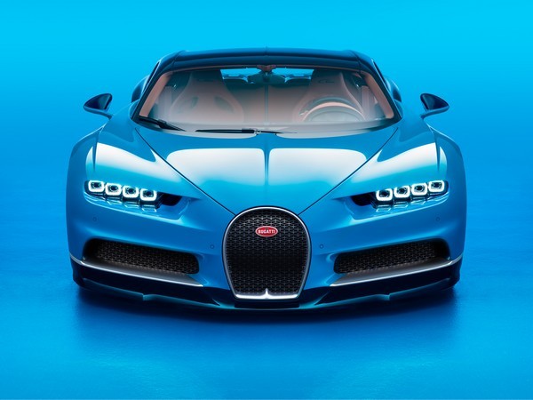 Bugatti Chiron Is a 1500-HP, 280-MPH, Physics-Defying Masterpiece