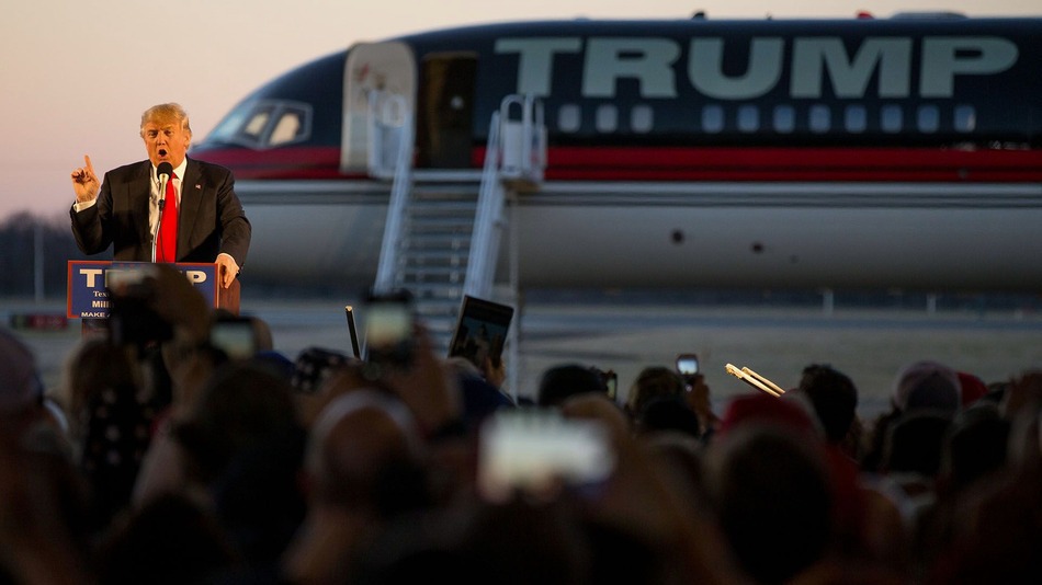 Trump Blames Earpiece for Not Disavowing Former KKK Leader