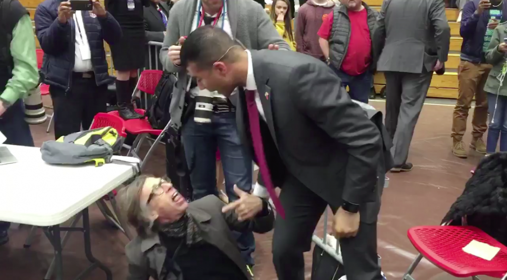 Secret Service Agent 'Choke Slams&#39 Journalist at Donald Trump Rally