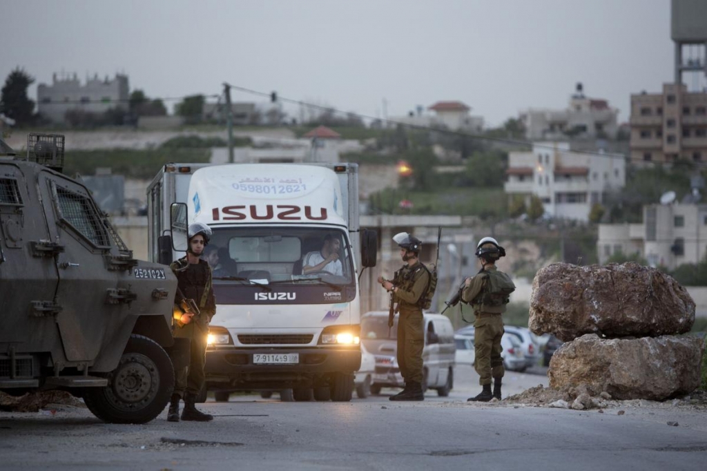 Jerusalem: Palestinian women tries to stab Israeli police officer, is shot dead