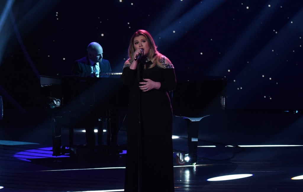 Kelly Clarkson Releases New ‘Idol Version’ of Emotional ‘Piece by Piece’ Song