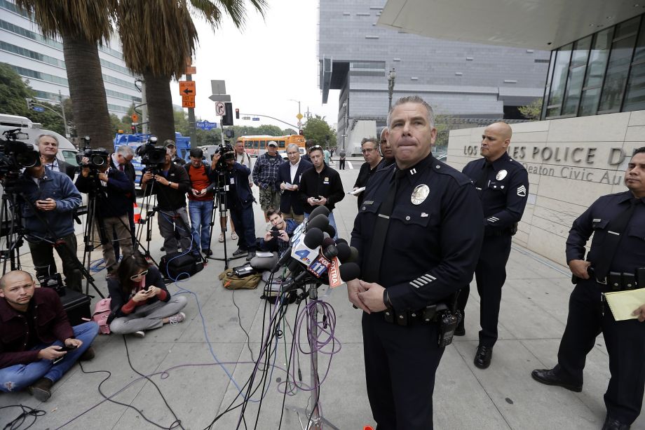 Los Angeles police Capt. Andy Neiman describes the investigation into the knife purportedly found on the former property of O.J. Simpson who was acquitted of murder charges in 1995