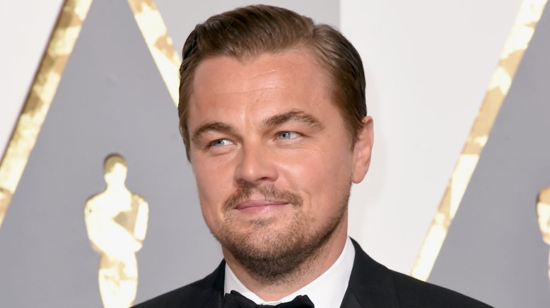 Leonardo Di Caprio finally wins Oscar... Internet explodes