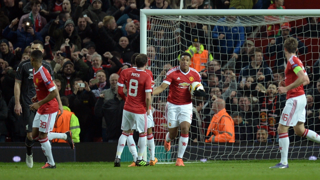 Van Gaal urges United to believe in Europa comeback