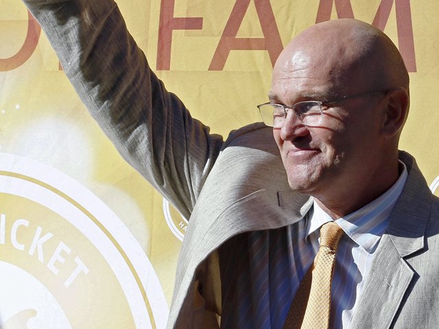 Martin Crowe dead: New Zealand cricket legend dies aged 53 after losing cancer battle