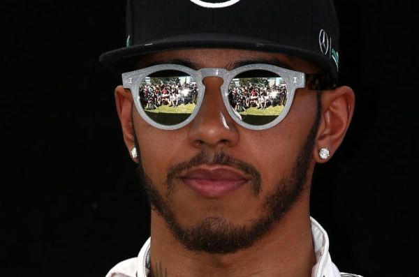 I will be fighting Lewis Hamilton all the way, Nico Rosberg warns Mercedes team-mate