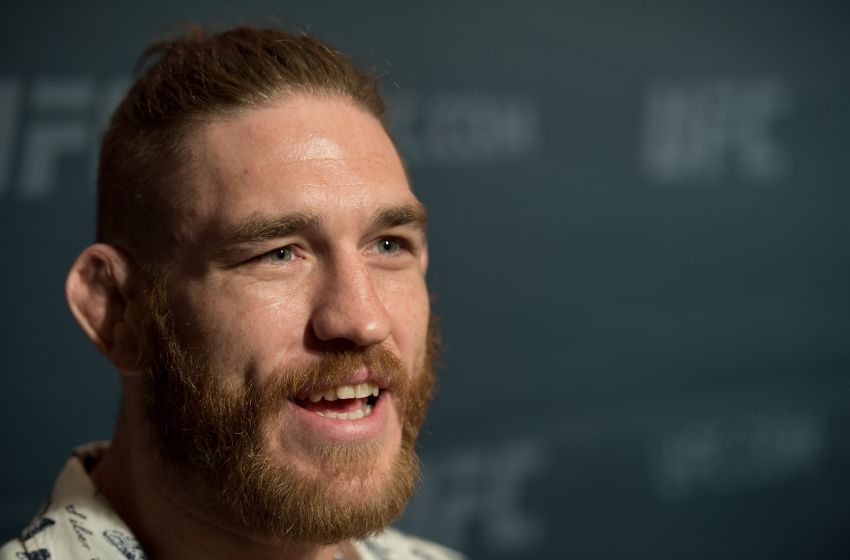 Tom Lawlor mimics Conor Mc Gregor at UFC 196 weigh-ins