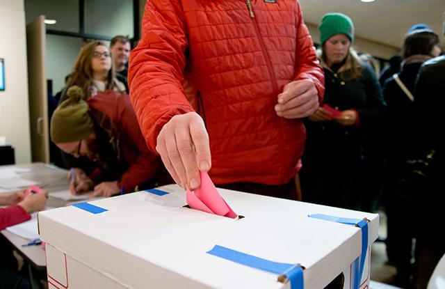 Huge Minnesota caucus turnouts