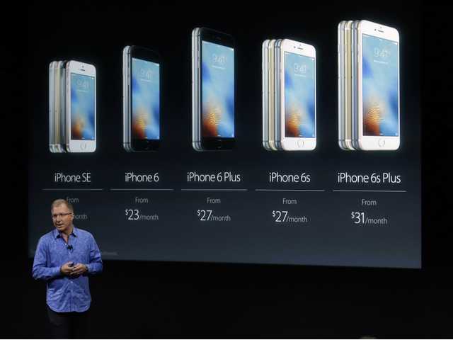 Apple's new iDevices say small is beautiful too