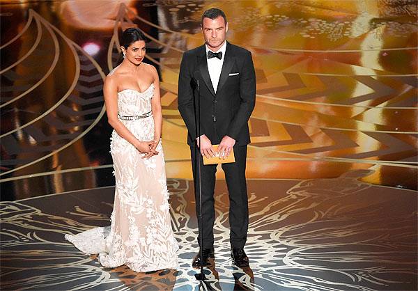 Priyanka Chopra presents the Oscar to'Mad Max Fury Road