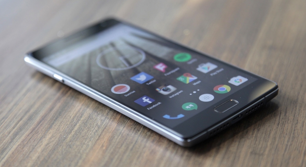 OnePlus 2 OxygenOS updates: Update 2.2.1 brings in RAW imaging support