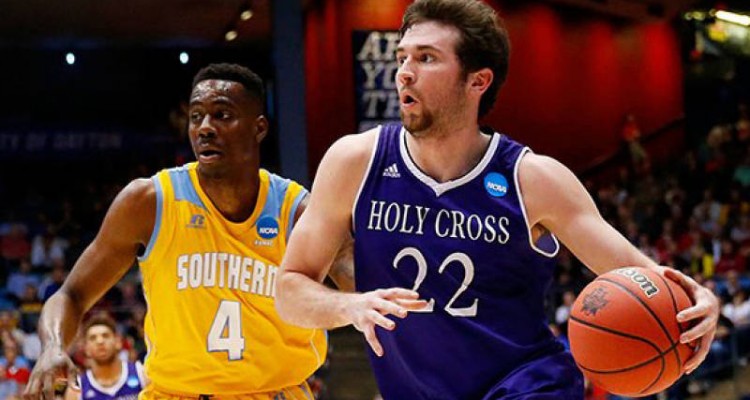 SU-Holy-Cross-NCAA