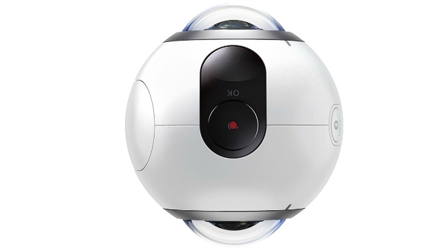 Samsung announces dual lens Gear 360 camera at MWC 2016