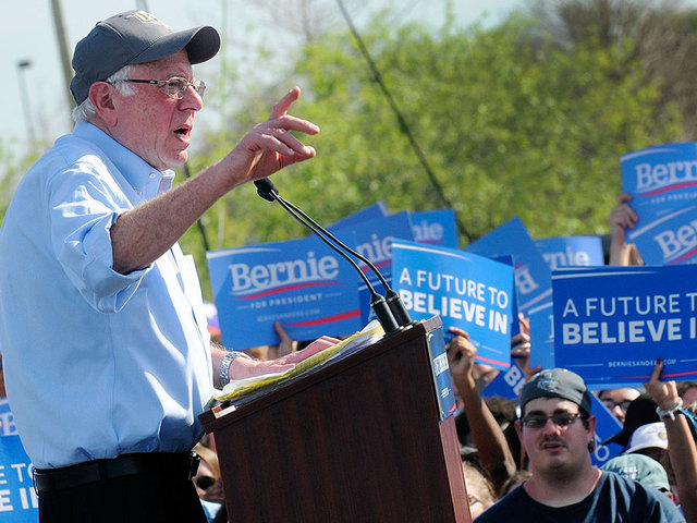 Hillary Clinton forgets Bernie Sanders had her back on healthcare reform in the '90s