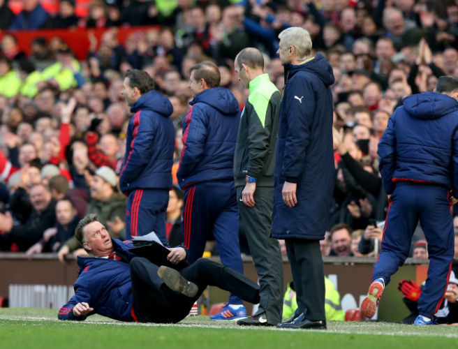 Van Gaal emphasises he is'not a clown as he talks dugout behaviour