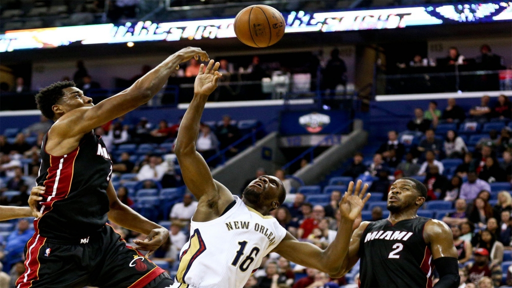 Whiteside and Wade lead Heat past Pelicans, 113-99