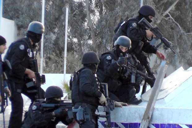 Tunisian special forces take position during clashes with militants in the town of Ben Gardane near the Libyan border
Getty Images