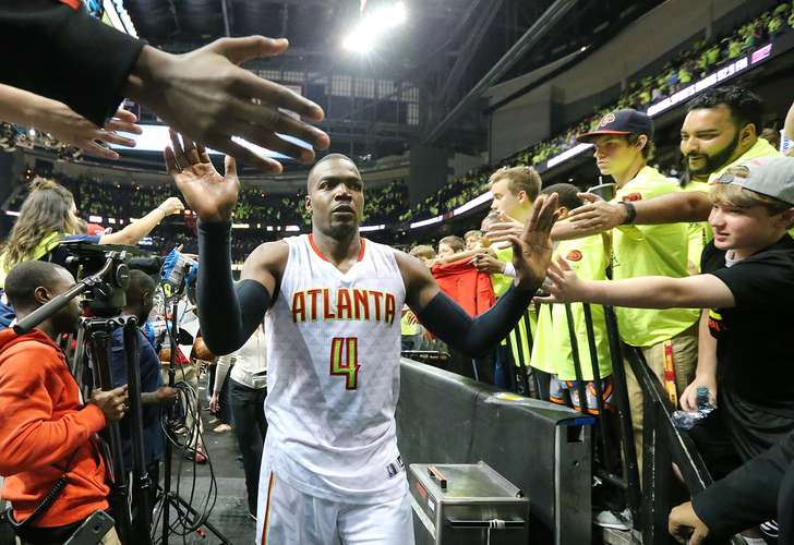 Atlanta Hawks survive Boston comeback to take game 1