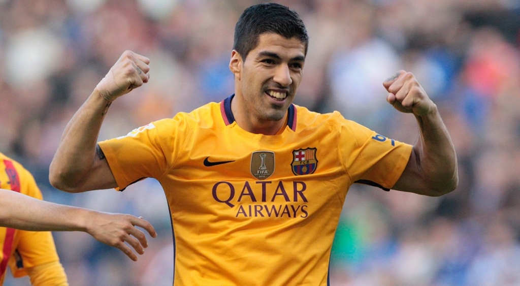 Luis Suárez scores four as Barcelona rout Deportivo La Coruña with 8-0 win