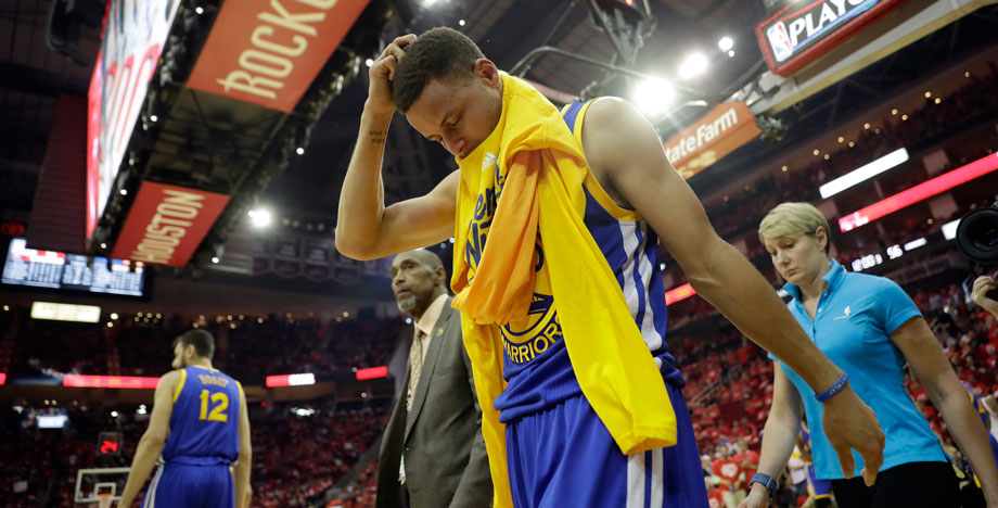 Stephen Curry Out at Least 2 Weeks After Injury