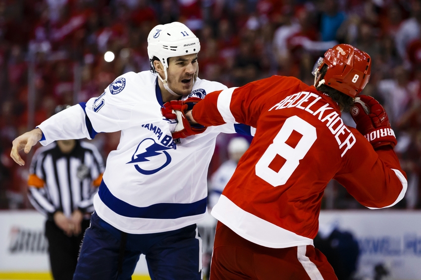 Lightning down Red Wings to take control of series