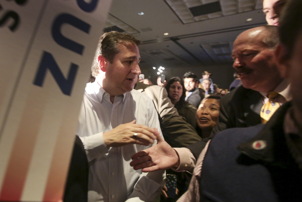 Sanders' bid reaches turning point after Northeast losses