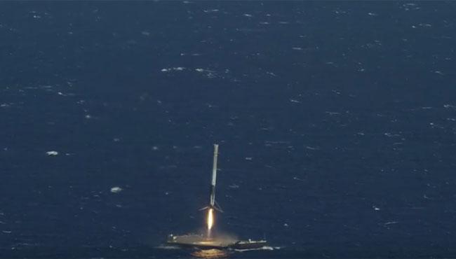 Watch the Historic Moment the SpaceX Falcon 9 Rocket Lands on a Droneship