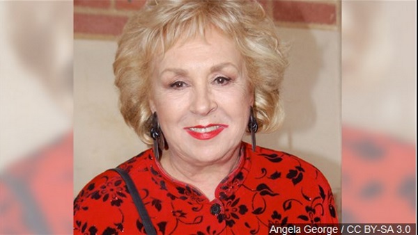 A family spokeswoman says that'Everybody Loves Raymond star Doris Roberts has died. She was 90