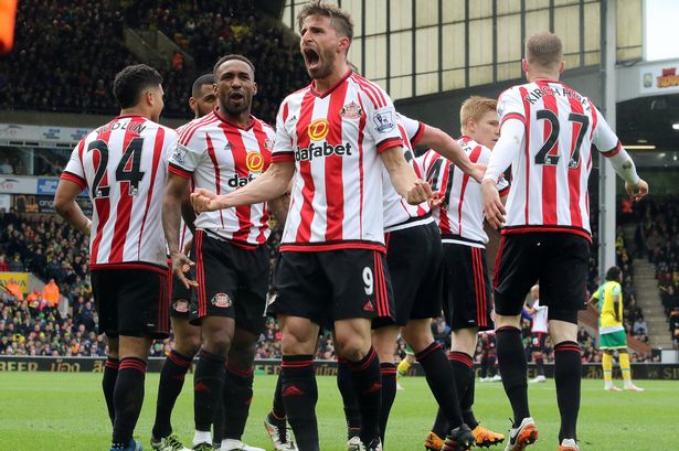 Fabio Borini of Sunderland celebrates the second goal against Norwich City