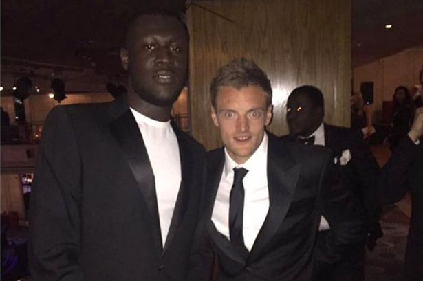 Stormzy posing with Jamie Vardy at the PFA Awards