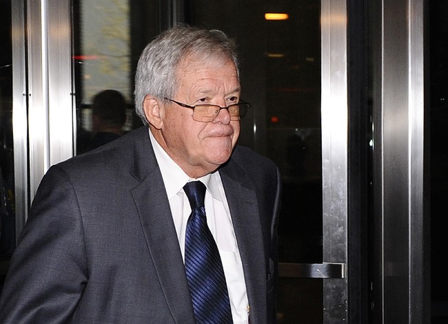 Hastert's attorneys: Is a groin rub sexual misconduct?