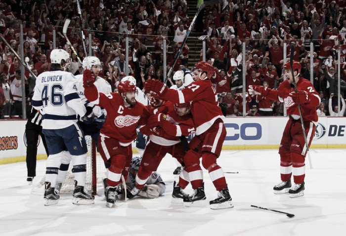 Detroit Red Wings defeat Tampa Bay Lightning in Game 3 cut series deficit to 2-1