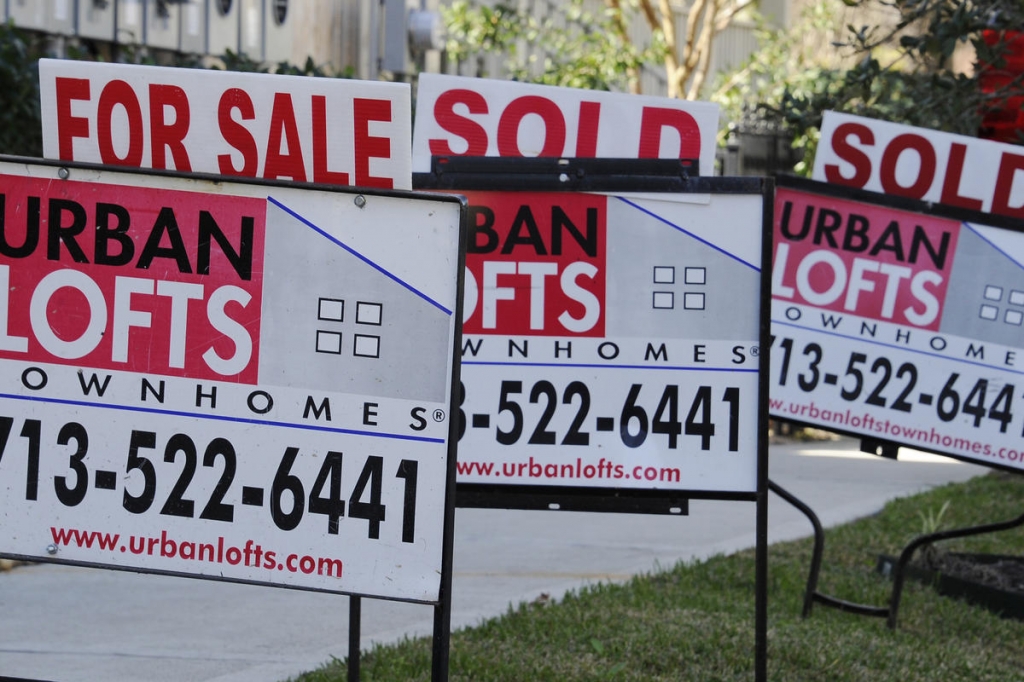 Weekly Mortgage Applications Drop 4.1%