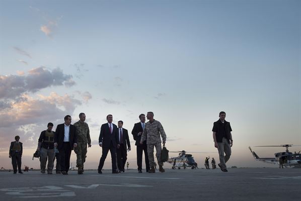 US Secretary of Defense Visits Iraq