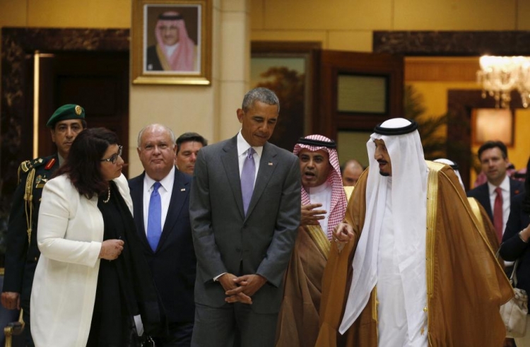 Obama and US defence chief visit Saudi Arabia