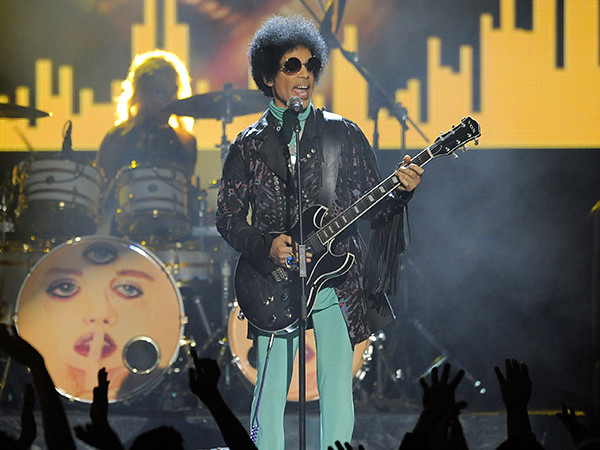 Source: Prince had opioid medication on him at death