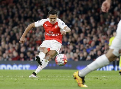 Sanchez double sends Arsenal back to 3rd with West Brom win