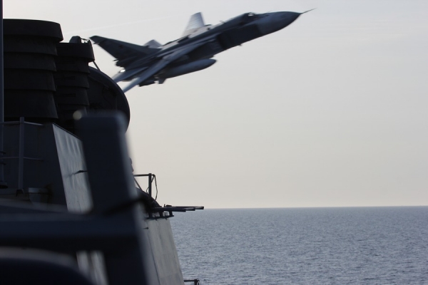 Russian Attack Jets Buzz Within Yards Of US Navy Destroyer In Baltic Sea