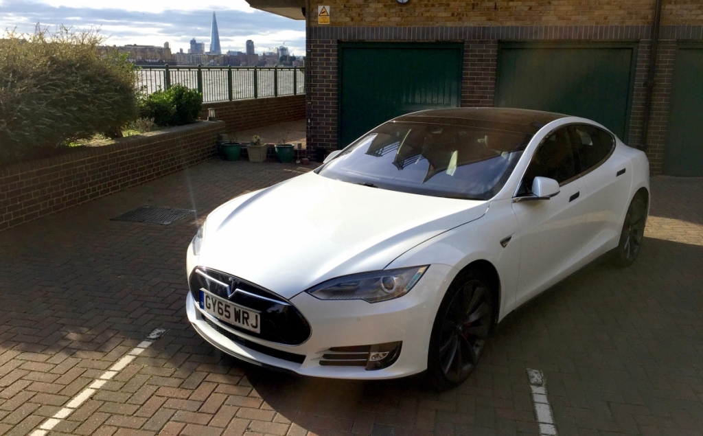 Tesla Model S P90D