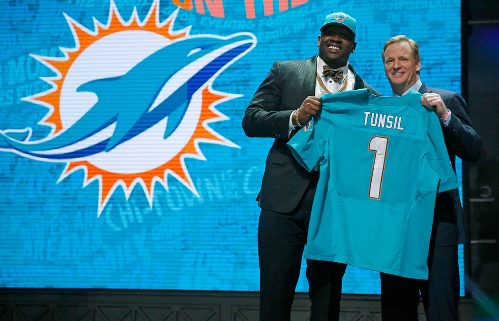 Hacked After bizarre video Tunsil’s NFL draft stock drops