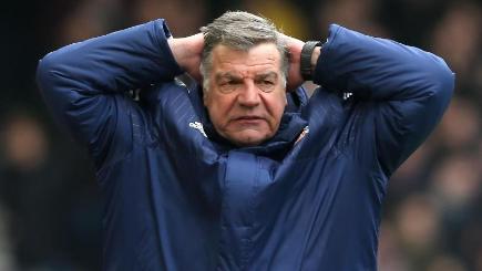 Sunderland manager Sam Allardyce has warned his players they could not have a better club for which to work